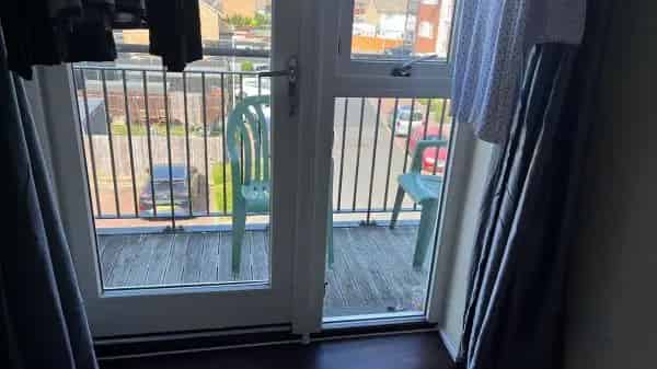 2 Bedroom Flat with Balcony and Garden Near Amenities