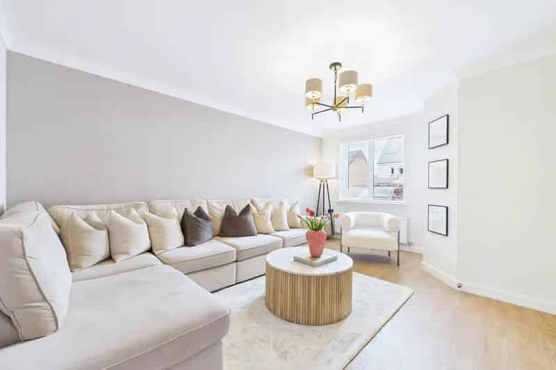 3 Bedroom End of Terrace House to Rent