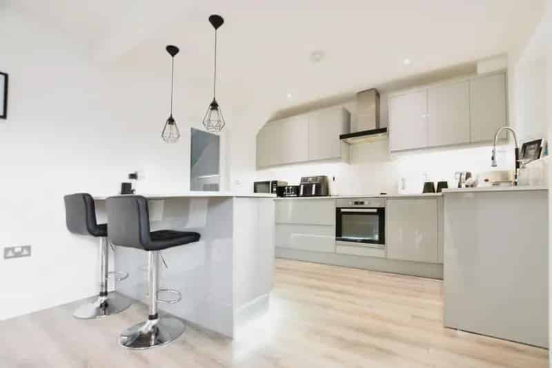 3 Bedroom House For Sale Near Public Transport and Schools