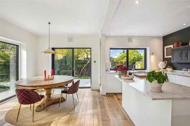 Detached House for Sale Beechcroft Road SW17
