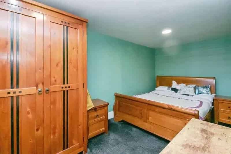 2 Bed Ground Floor Flat for Sale Near M4