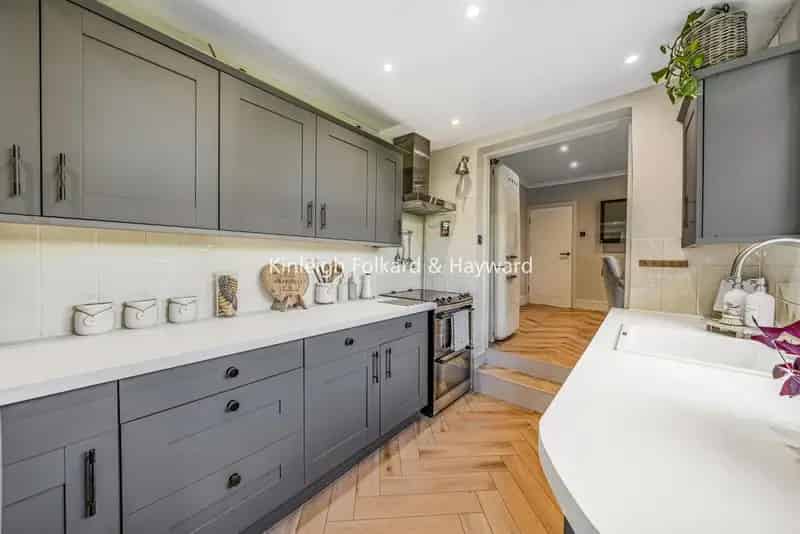 Stunning Three Bedroom Victorian House For Sale