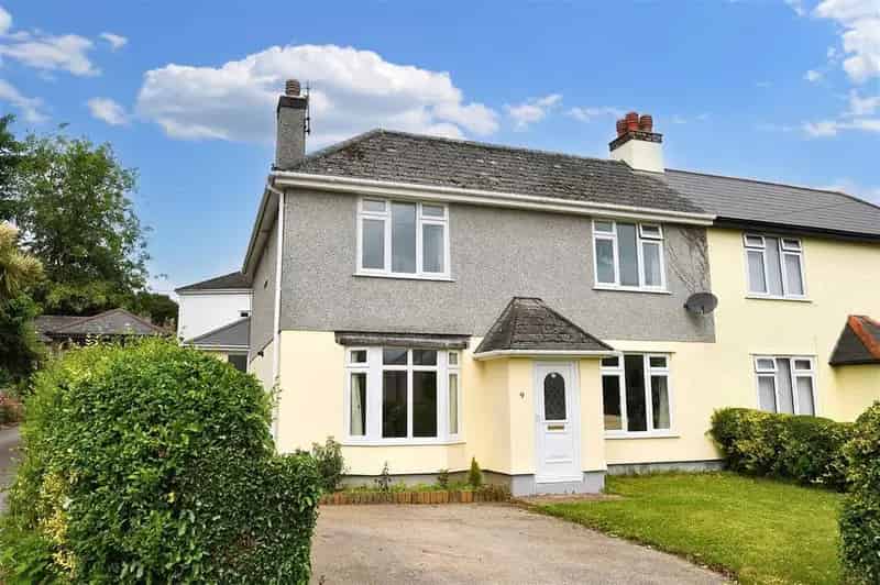 5 Bedroom Semi Detached House For Sale