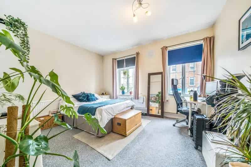 Two Double Bedroom Apartment Southfields Village No Onward Chain