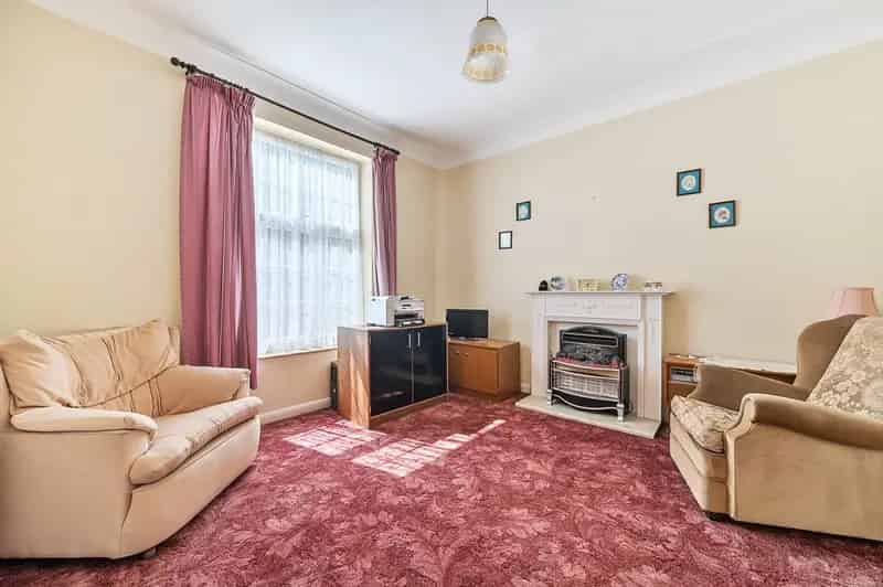 4 Bedroom Detached House For Sale Burgess Hill