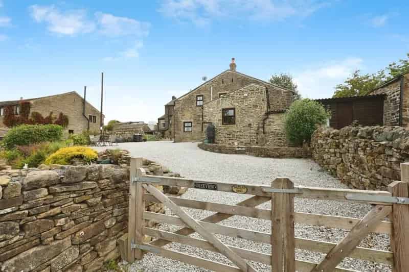 Character Home with Annex Stunning Views and Newly Fitted Bathrooms