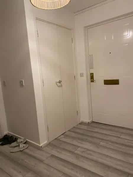 Large 1-Bed Flat Near Haggerston Park  Right to Buy