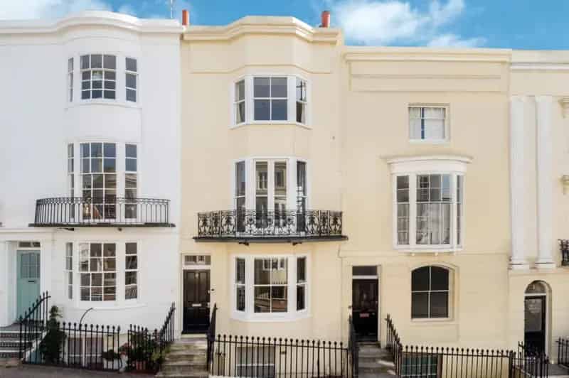 2 Bedroom First Floor Apartment Hove Near Station