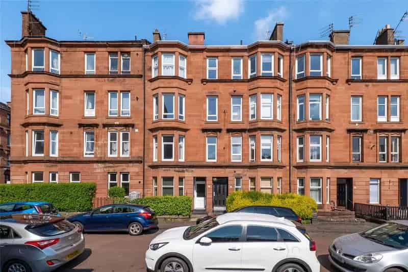 2 Bedroom Apartment for Sale West End Thornwood