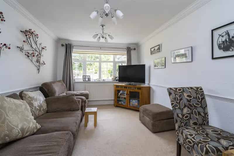 5 Bedroom Detached Bungalow with Annex Potential Sleapshyde