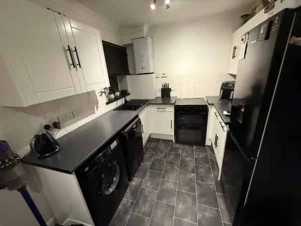 3 Bedroom Semi Detached House Near Schools and Amenities