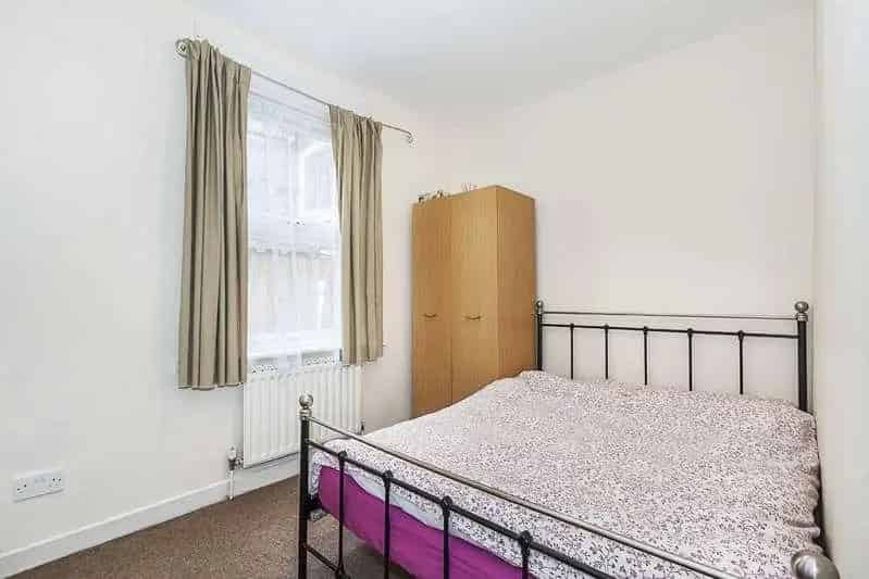 2 Bed Victorian Flat with Garden Near Leyton Station