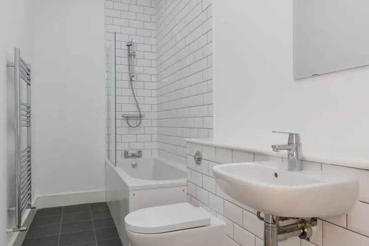1 Bedroom Apartment Liverpool Near Aintree Racecourse