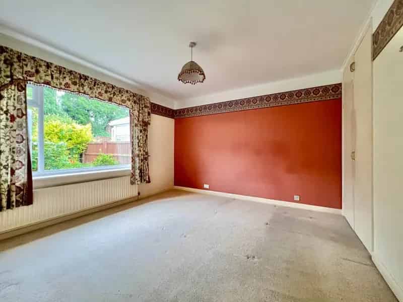 2 Bedroom Bungalow For Sale - No Onward Chain