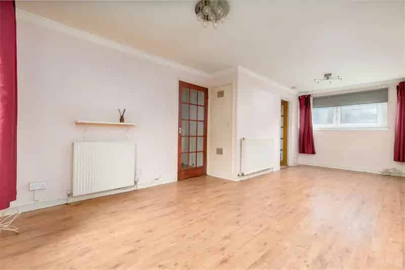 1 Bed Ground Floor Flat with Reception Room
