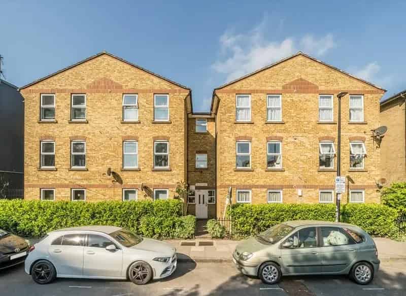 Spacious One Bedroom Apartment in Elizabeth House near Stratford
