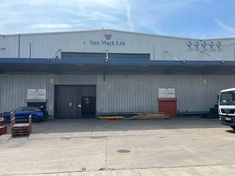Industrial property For Rent , Auriol Drive, London, England