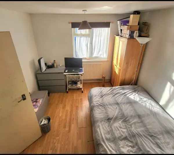 House For Rent in Guildford, England