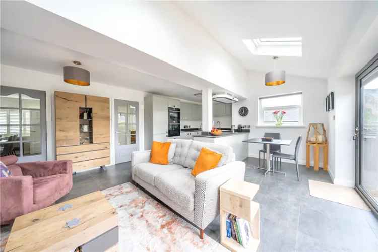 House For Sale in Leeds, England