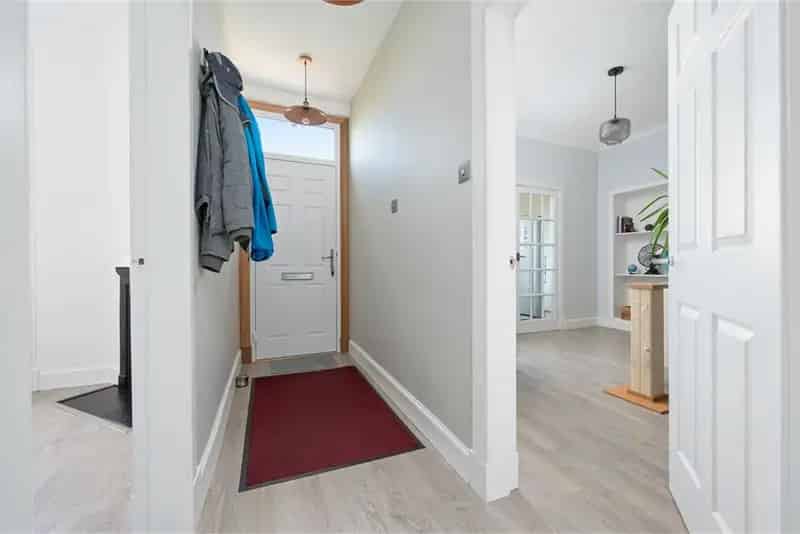 3 Bed Maisonette Apartment with Private Garden