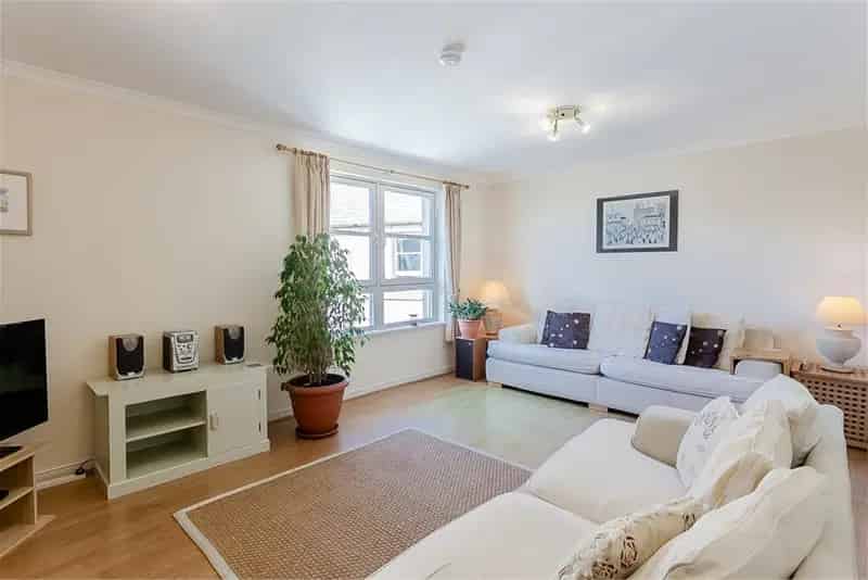 3 Bed Flat Broughton Edinburgh Top Floor 1 Reception Modern Flat