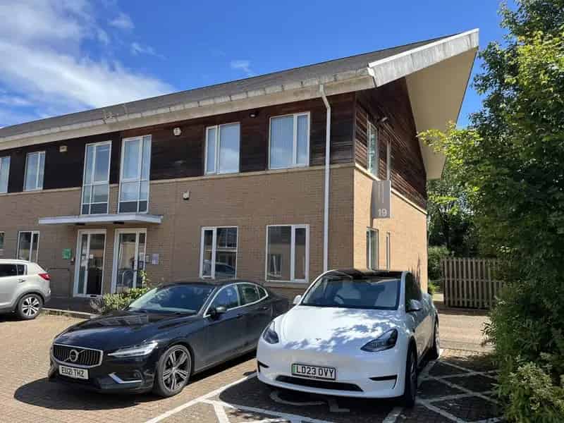 Modern Office Suite near M1 with Parking and Discounted Rent