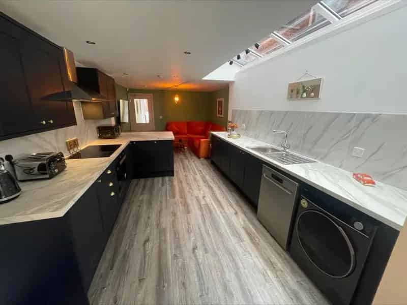 5 Bedroom House to Rent July 2025