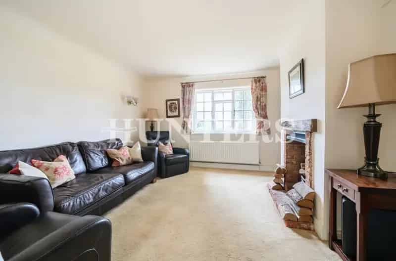 3 Bedroom Detached House For Sale Gidea Park