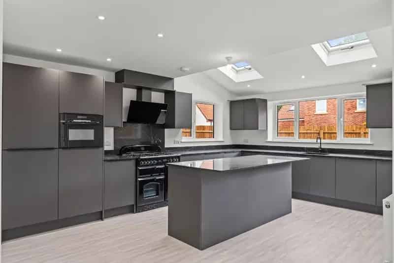 4 Bed Detached House For Sale - Recently Refurbished