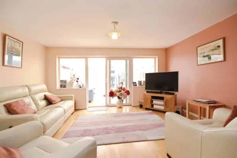 3 Bedroom Terrace House Near Basildon Town Centre