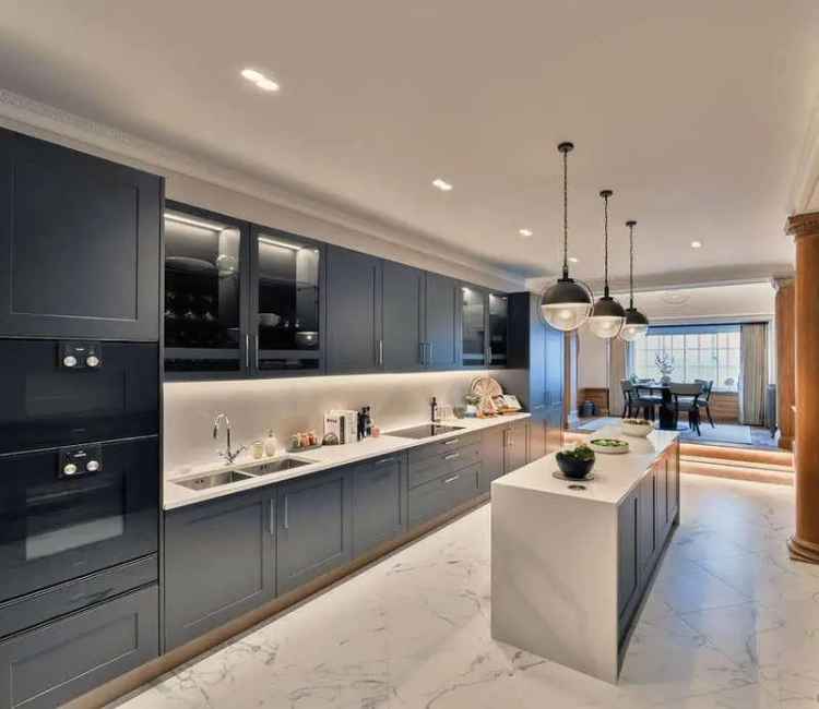 5 Bedroom House for Sale in Westminster London