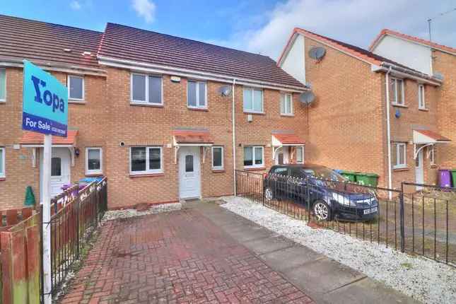 2 Bed Terraced House Glasgow G22 Modern Private Garden Driveway