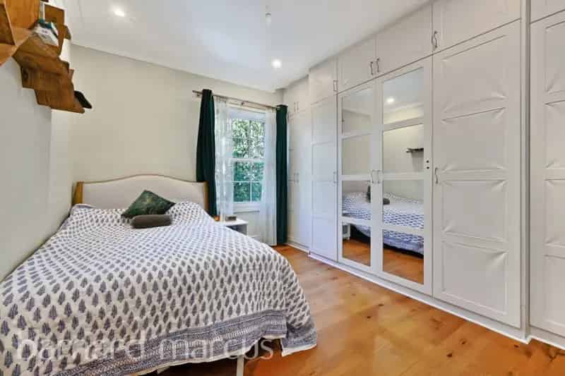Stylish Brixton Flat Near Station - Modern Kitchen & Double Bedroom