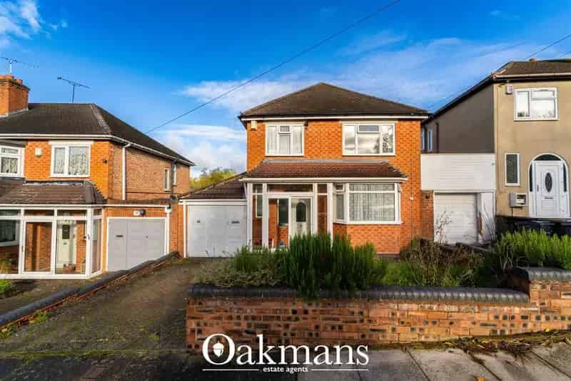 3 Bedroom Link Detached House for Sale in Birmingham