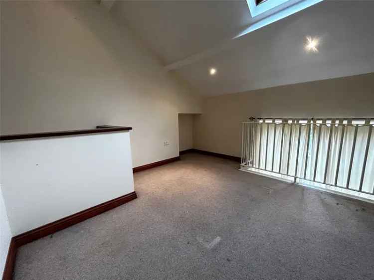 House For Sale in Wakefield, England