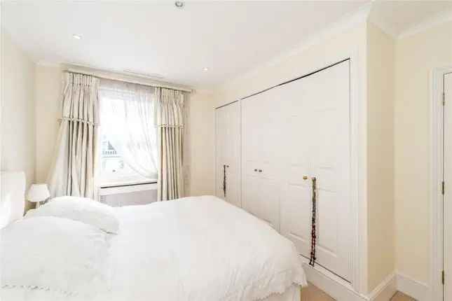 Flat to rent in Clarendon Gardens, London W9