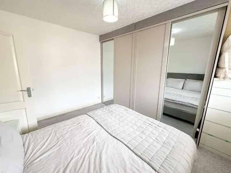 4 Bed Semi Detached House for Sale