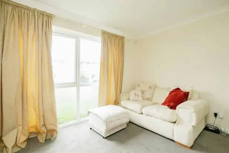 3 Bedroom Family Home with Conservatory and Large Garden