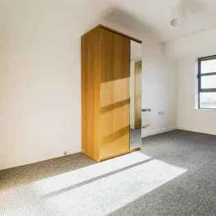 2 Bed 2 Bath Manchester Apartment Near Piccadilly Station