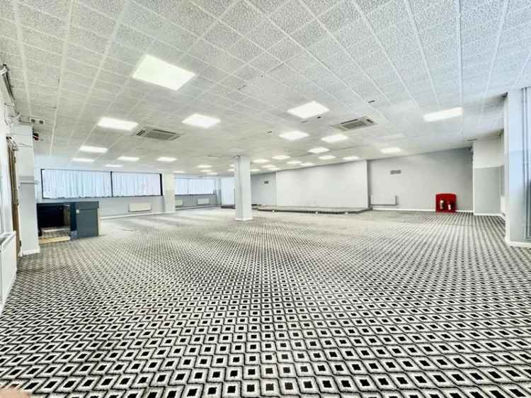 Second Floor Office Suite Town Centre 2 Parking Spaces