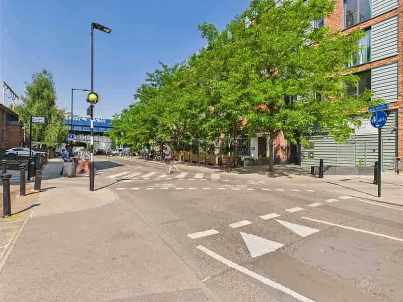 0 Bedroom Office House to Rent in East London