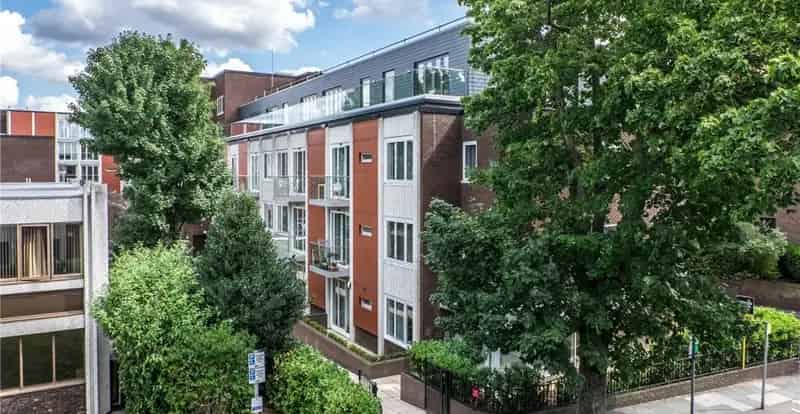 Luxury 1 Bedroom Flat near Orpington Station - Chain Free
