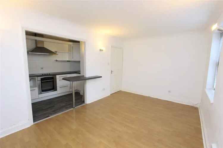 1 bedroom flat/apartment in Leigh-on-Sea