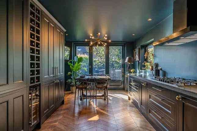 5 Bedroom House for Sale in London NW10