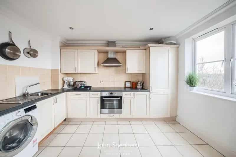 3 Bedroom Flat to Rent