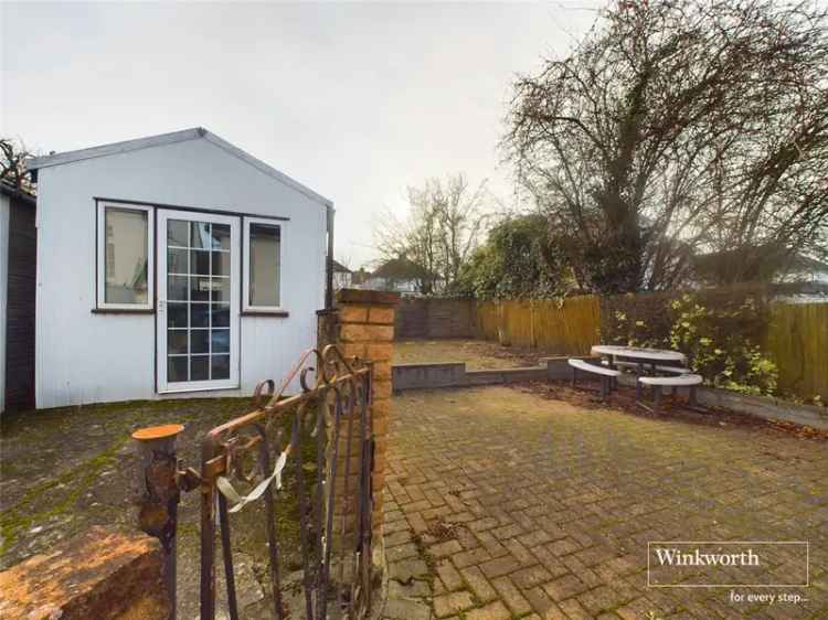 3 bedroom bungalow in Kingsbury