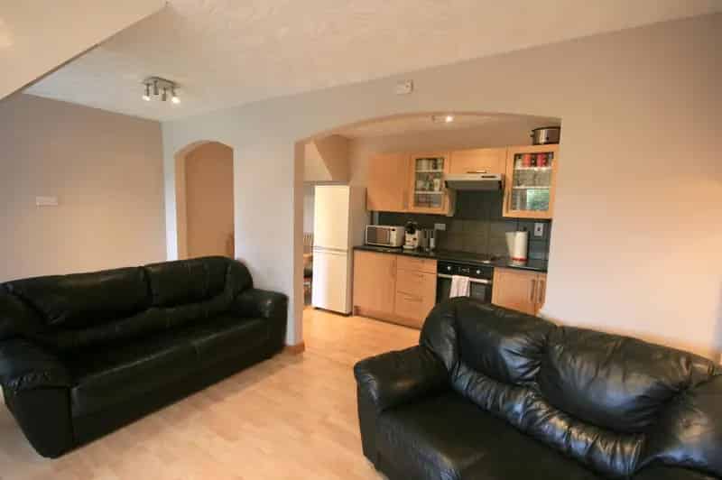 Spacious 2-Bed Mid-Terraced House Huntly