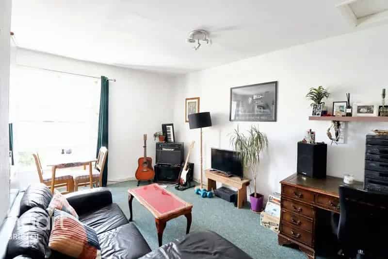 1 Bedroom Flat for Sale - No Sale No Fee