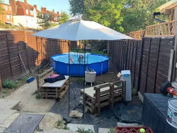 2 Bed 1 Bath House Huge Garden Free Parking Near Burnt Oak Station