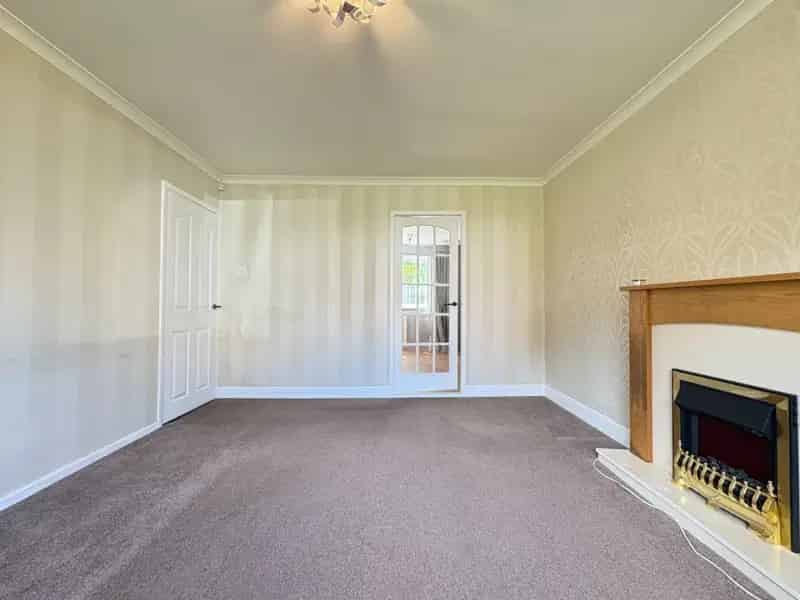 3 bedroom House
 For Sale 
Total Size: 948 SQ FT